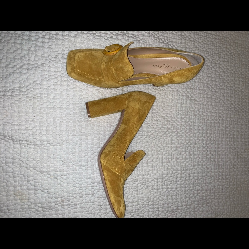 GIANVITO ROSSI SUEDE HEELS